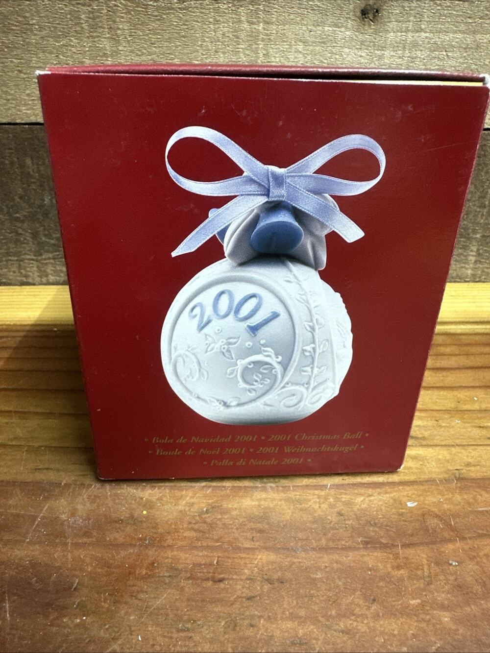 2001 Lladro Christmas Ball Ornament, Bola Navidad , In Box